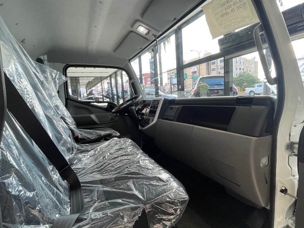 Mitsubishi Motors Canter Chassis 14 pies