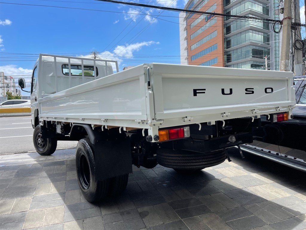 Mitsubishi Motors Canter Cama 14 Pies