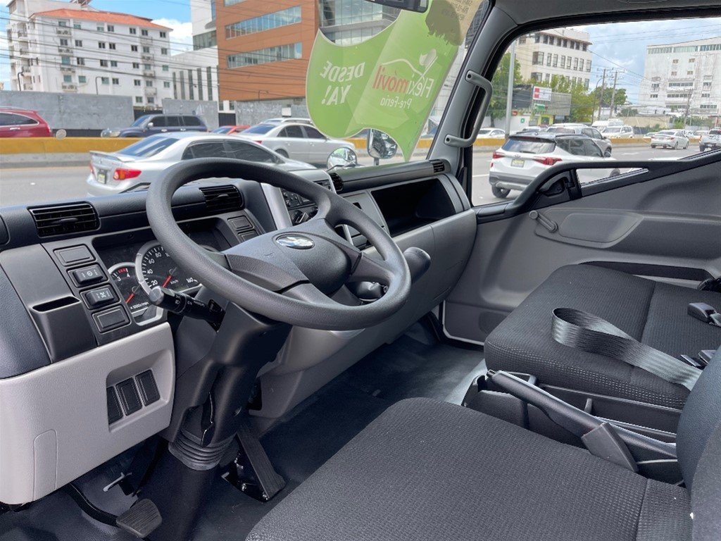 Mitsubishi Motors Canter Cama 14 Pies