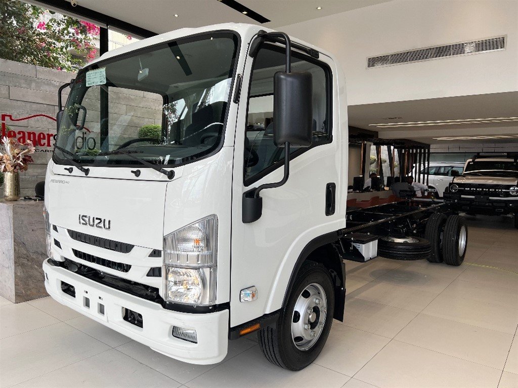 Isuzu NQR 18 Pies