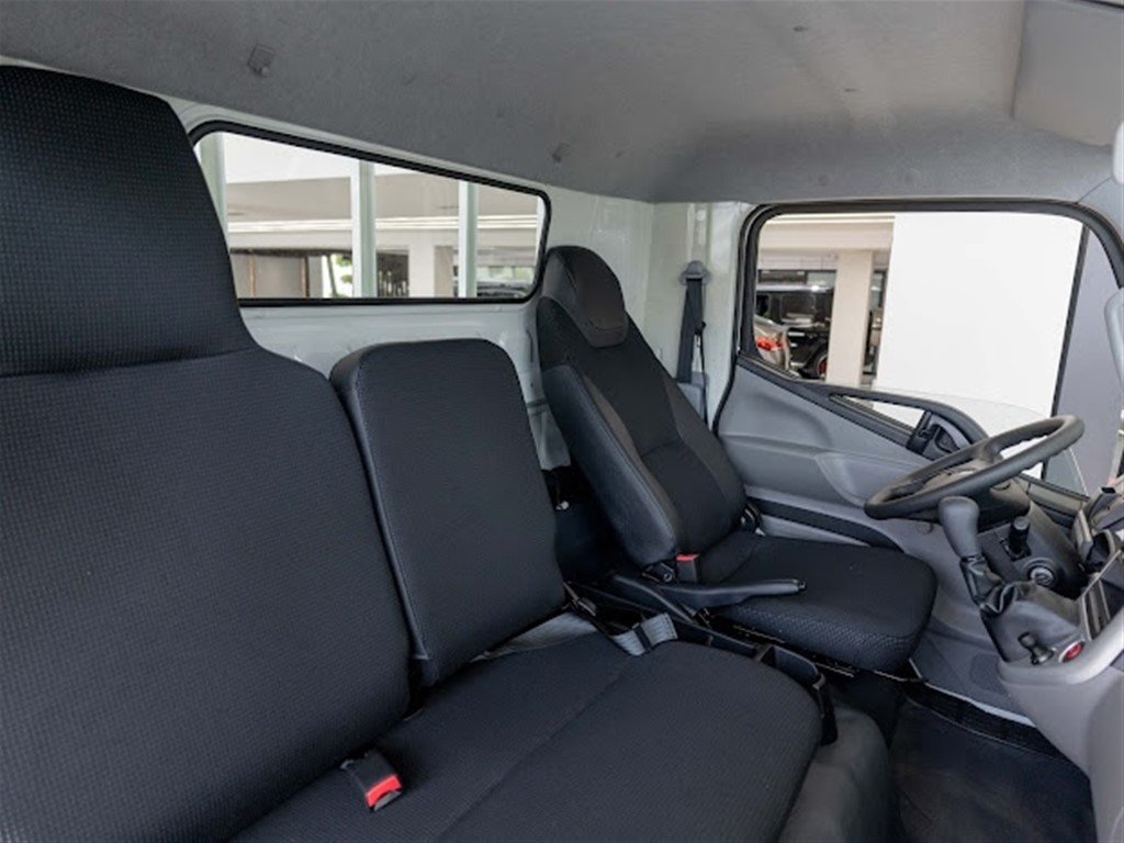 Mitsubishi Motors Canter Cama 14 Pies