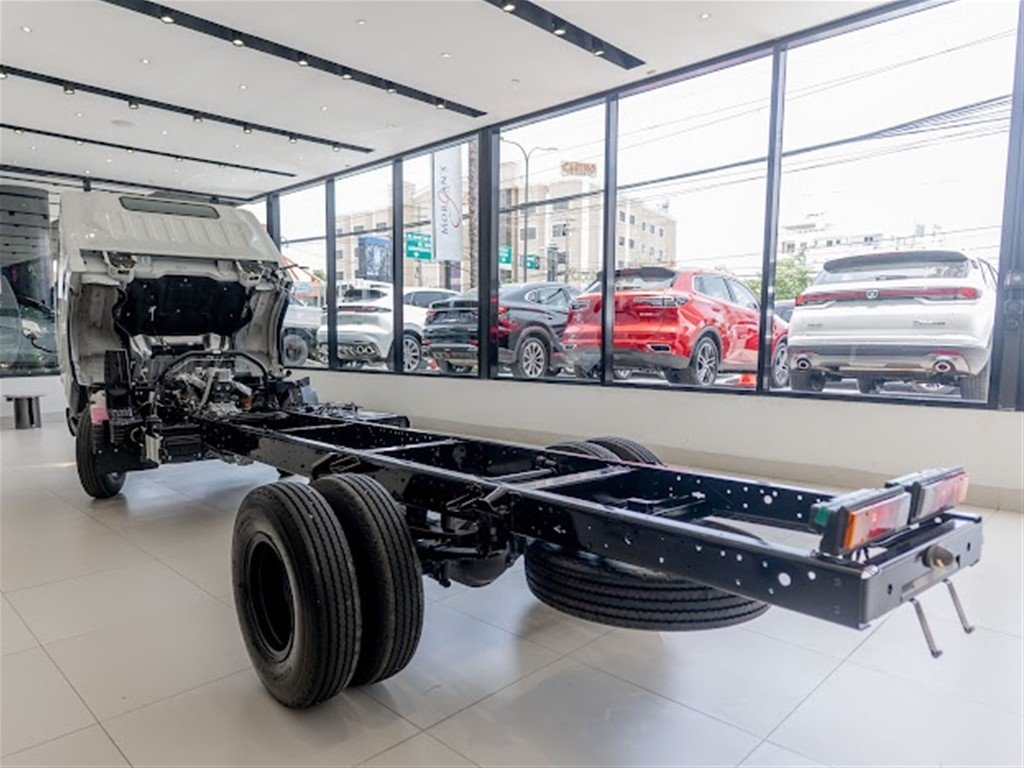 Mitsubishi Motors Canter Chassis 16 Pies