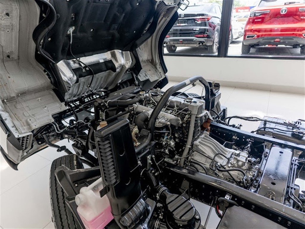 Mitsubishi Motors Canter Chassis 16 Pies