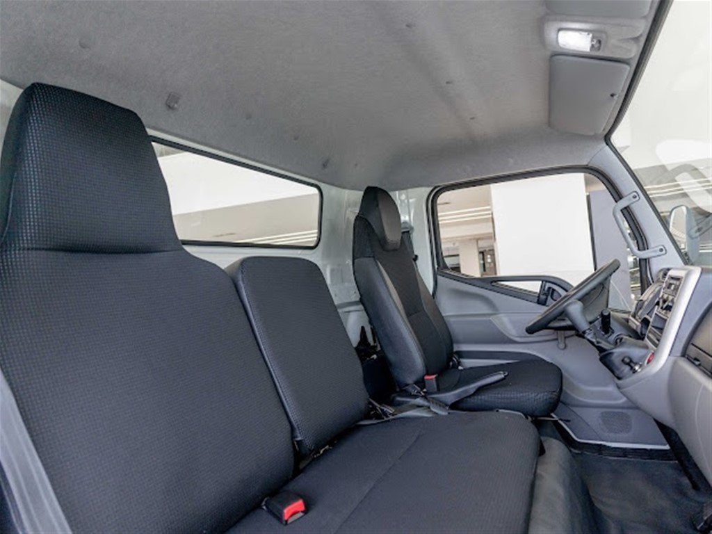 Mitsubishi Motors Canter Chassis 16 Pies