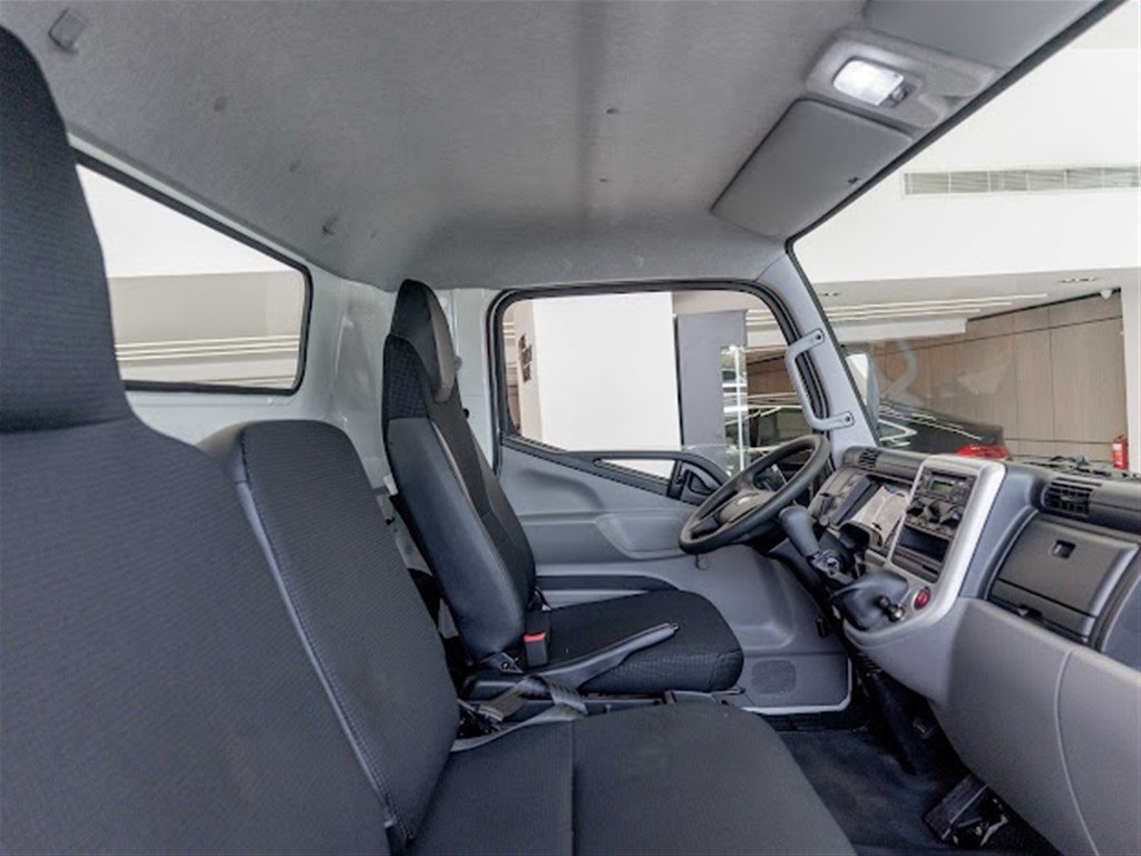 Mitsubishi Motors Canter Chassis 16 Pies