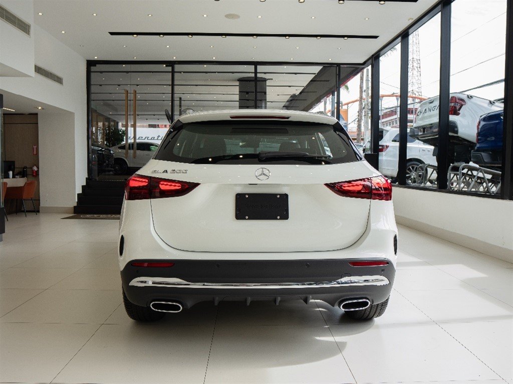Mercedes-Benz Clase GLA 200 AMG PLUS
