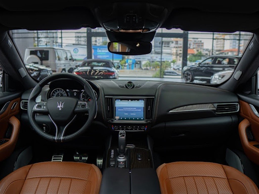 Maserati Levante SQ4 Ermeregildo Zegna