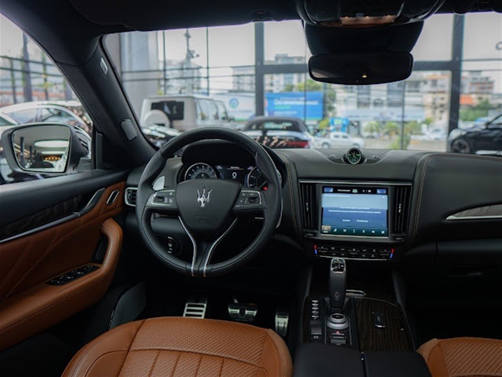 Maserati Levante SQ4 Ermeregildo Zegna