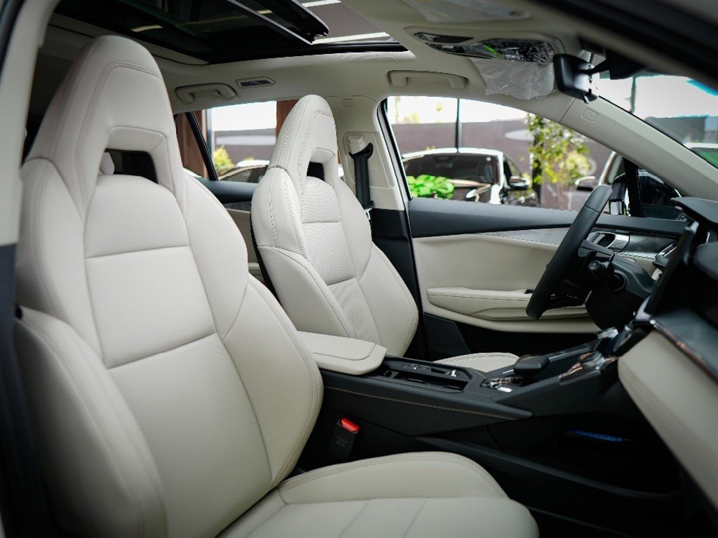 Lynk CO 06 Hyper Halo