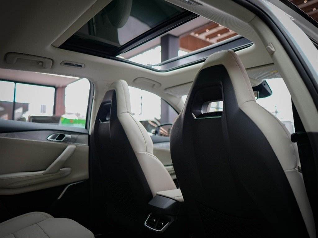 Lynk CO 06 Hyper Halo