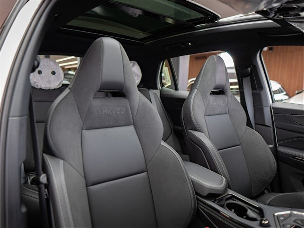 Lynk CO 01 Louder Pro