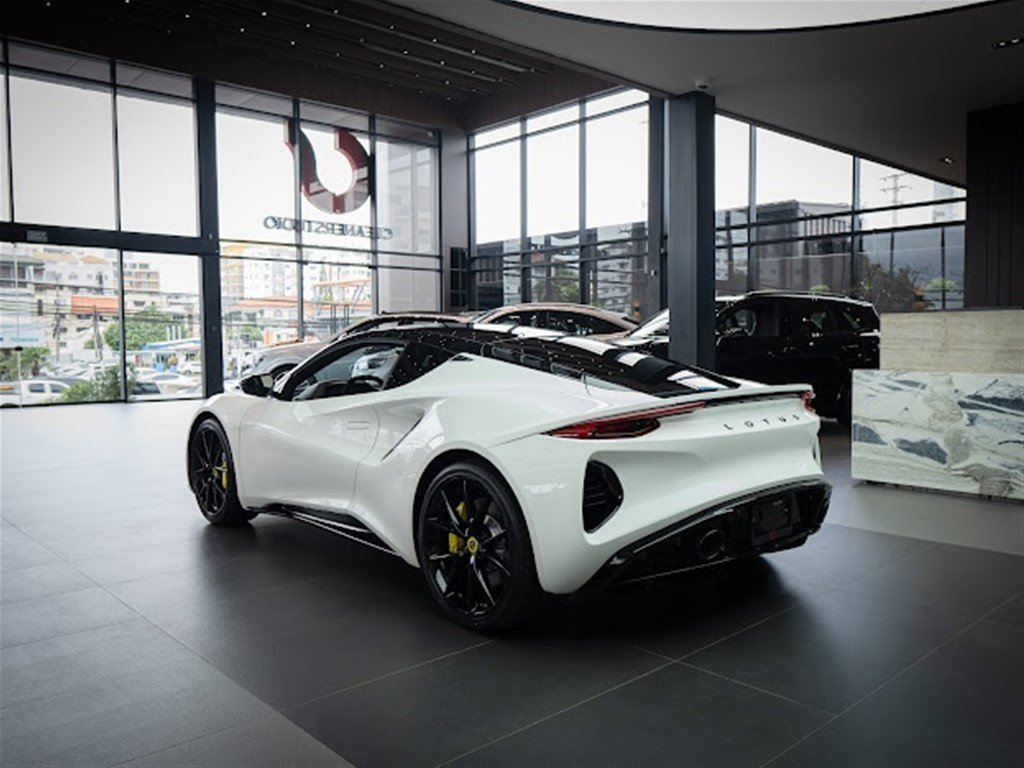 Lotus Emira