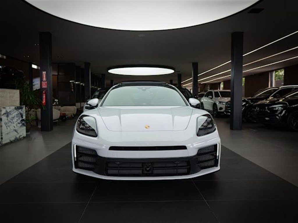 Porsche Panamera 4