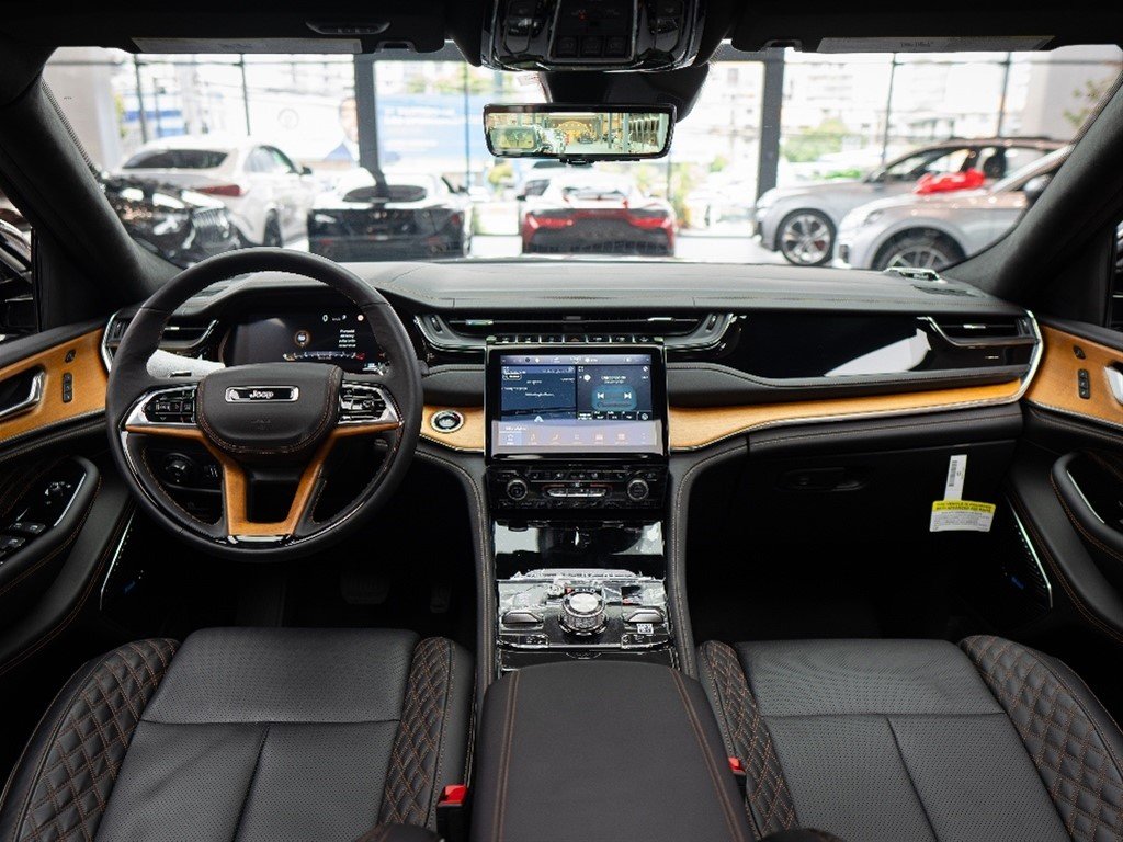 Jeep Grand Cherokee Summit Reserve