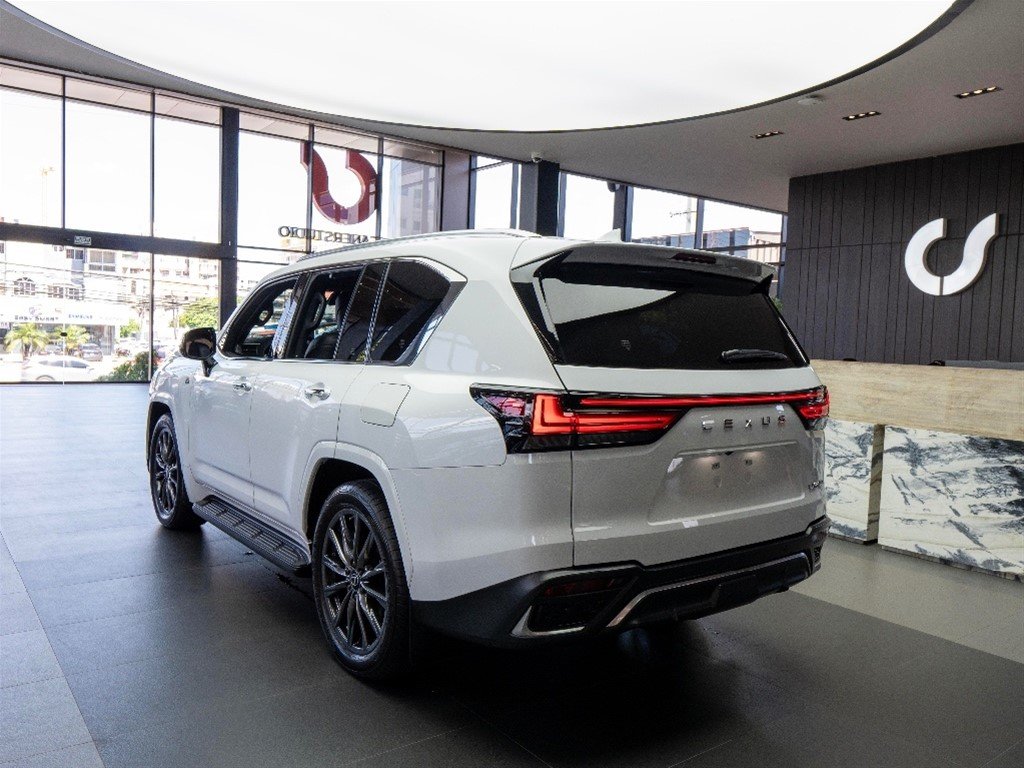 Lexus LX 600 F Sport