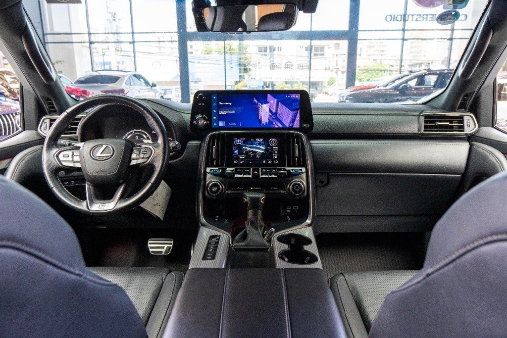 Lexus LX 600 F Sport