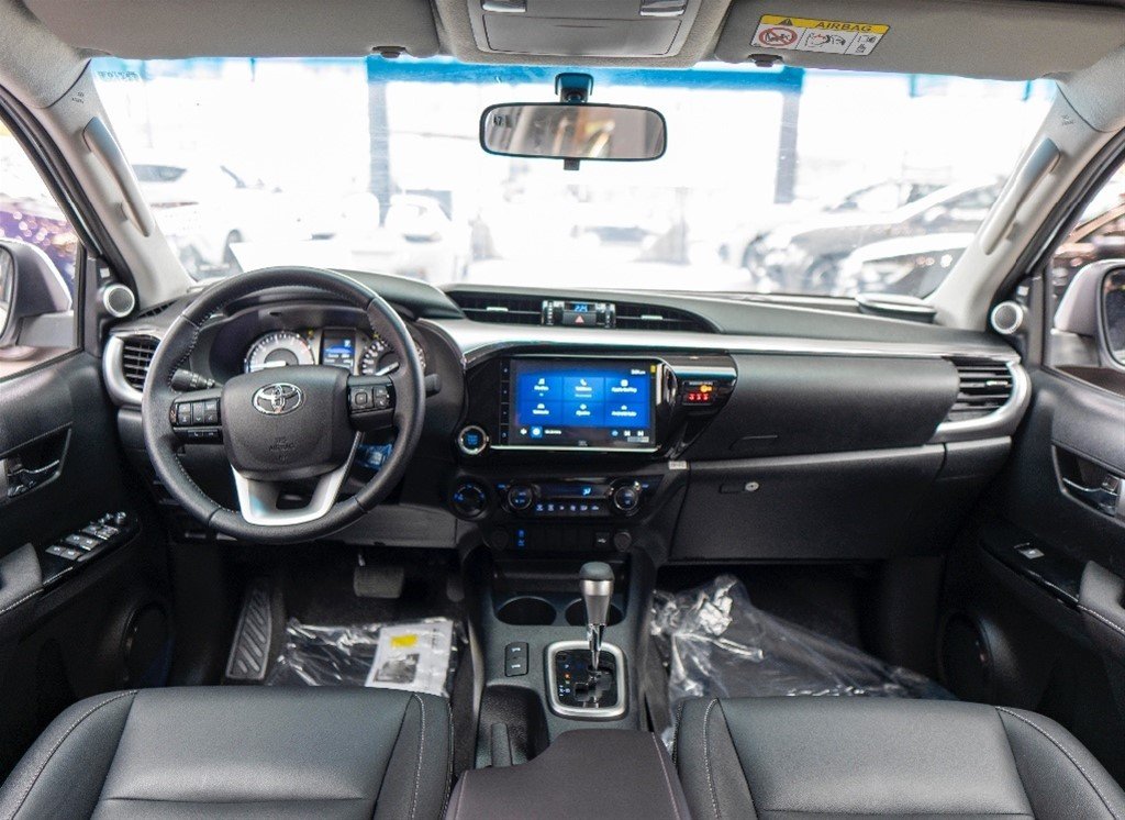 Toyota Hilux WIDE TREAD