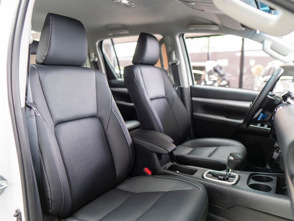 Toyota Hilux WIDE TREAD