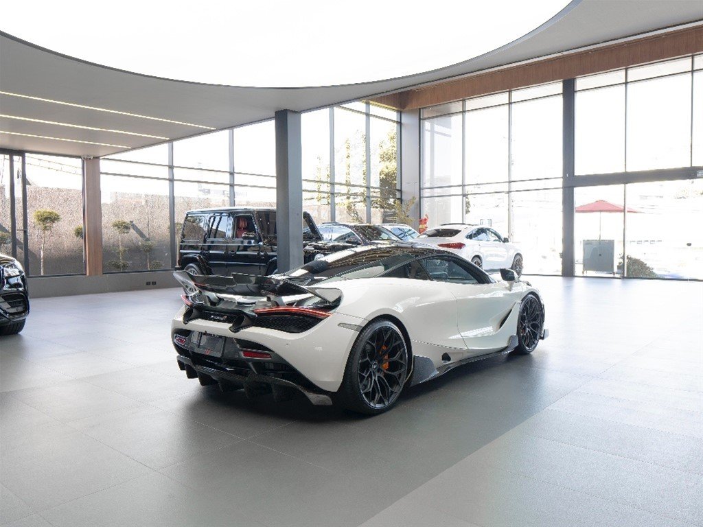 McLaren 720