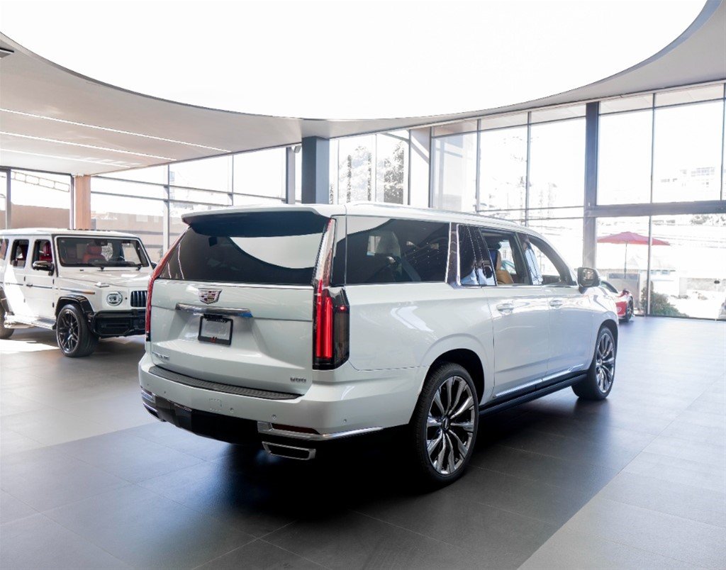 Cadillac Escalade Premium Luxury Long