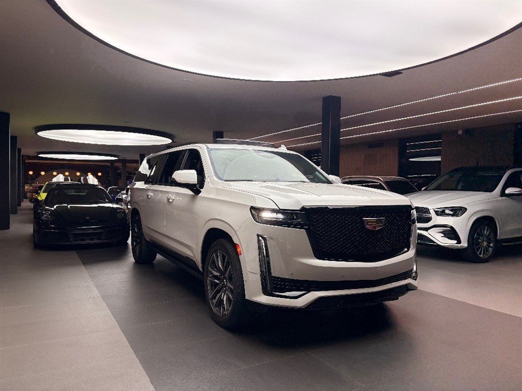 Cadillac Escalade Premium Luxury Long