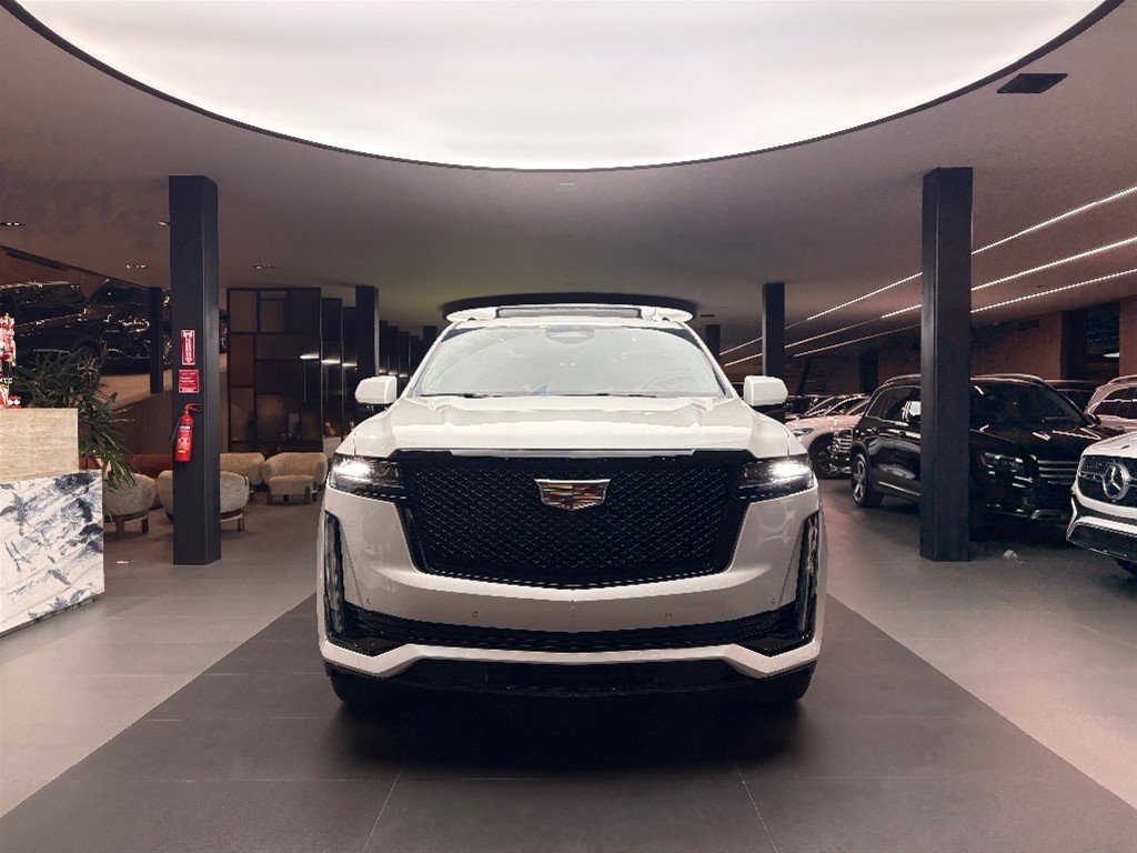 Cadillac Escalade Premium Luxury Long