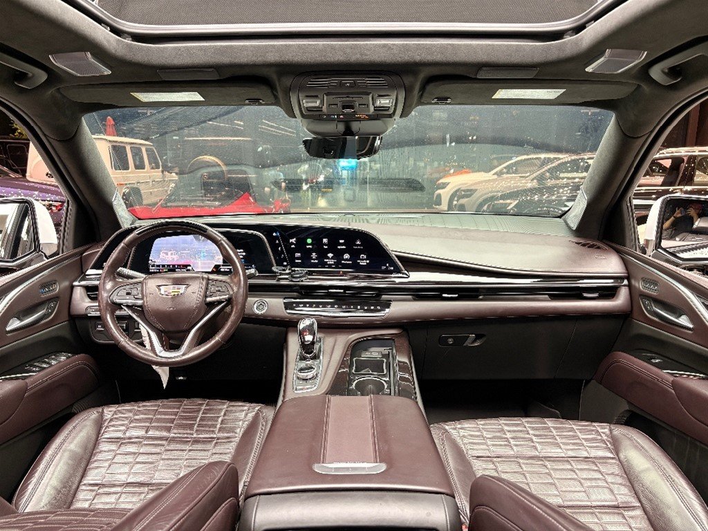 Cadillac Escalade Premium Luxury Long