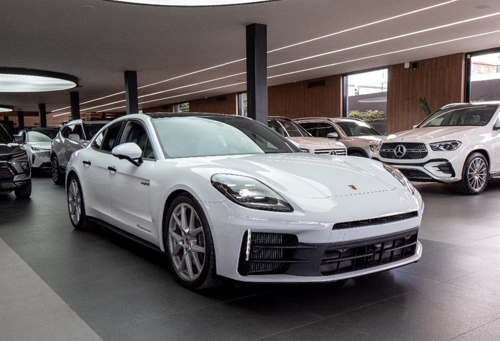 Porsche Panamera 4