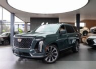 Cadillac Escalade Luxury Short