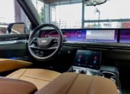 Cadillac Escalade Luxury Short