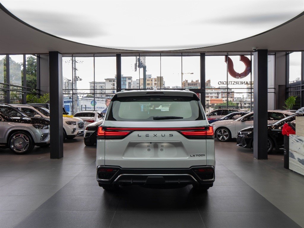 Lexus LX 700 H F SPORT