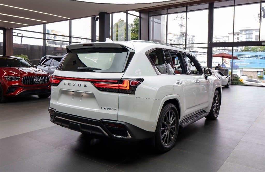 Lexus LX 700 H F SPORT