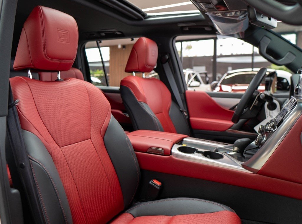 Lexus LX 700 H F SPORT