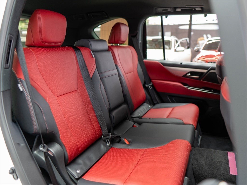 Lexus LX 700 H F SPORT