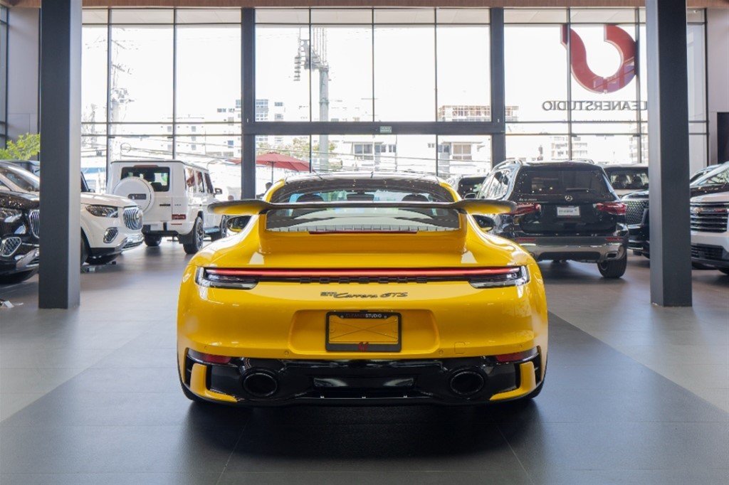 Porsche 911 Carrera GTS