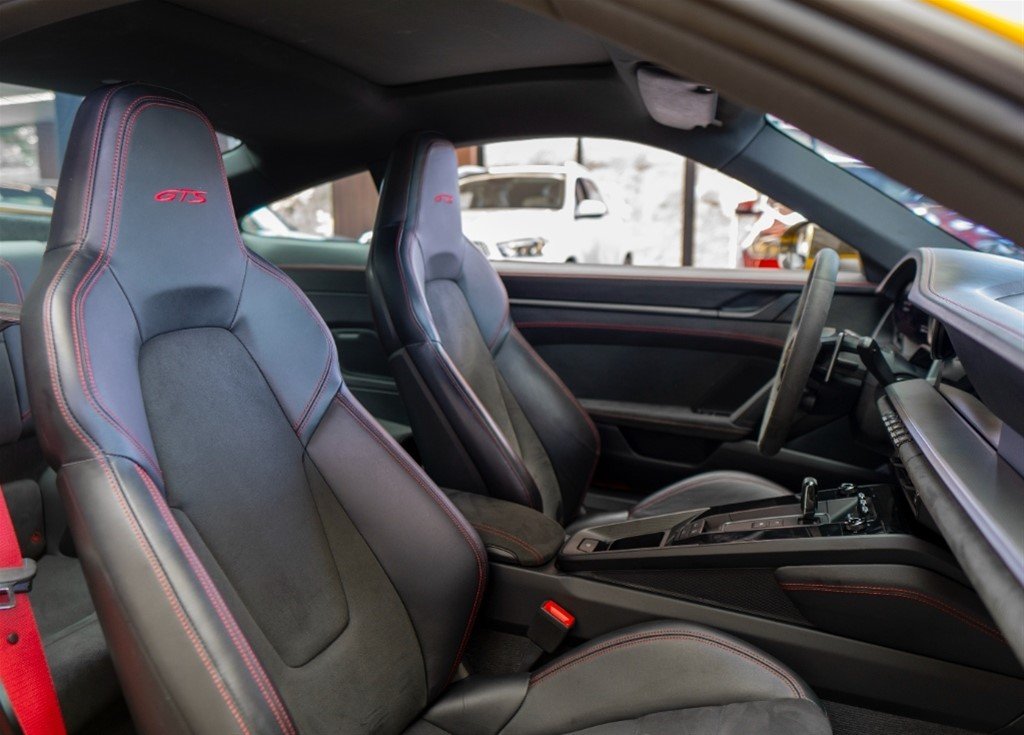 Porsche 911 Carrera GTS