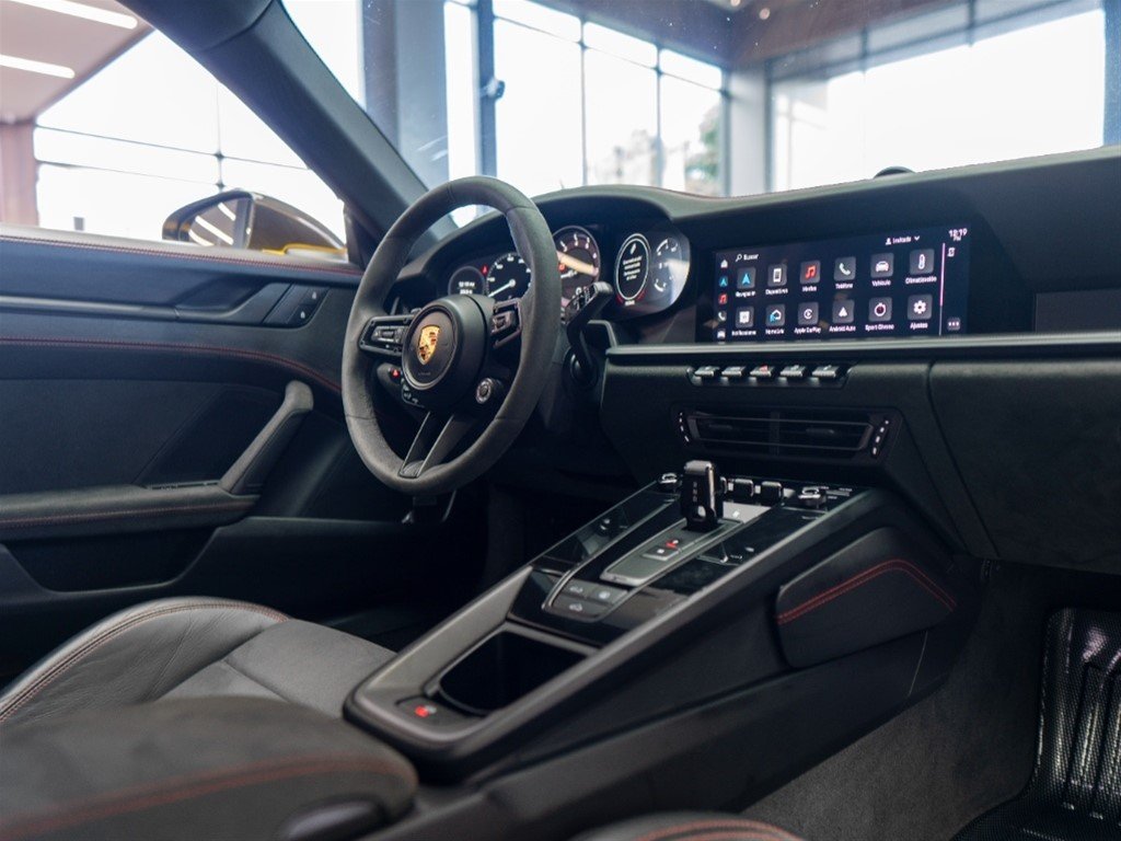 Porsche 911 Carrera GTS