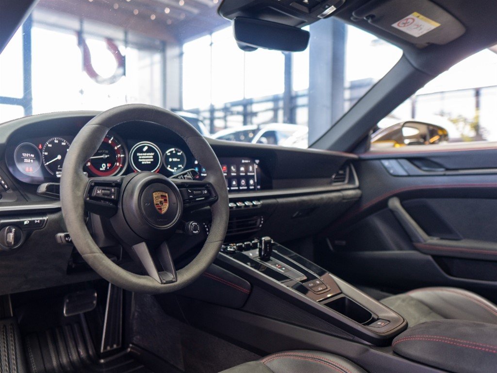 Porsche 911 Carrera GTS