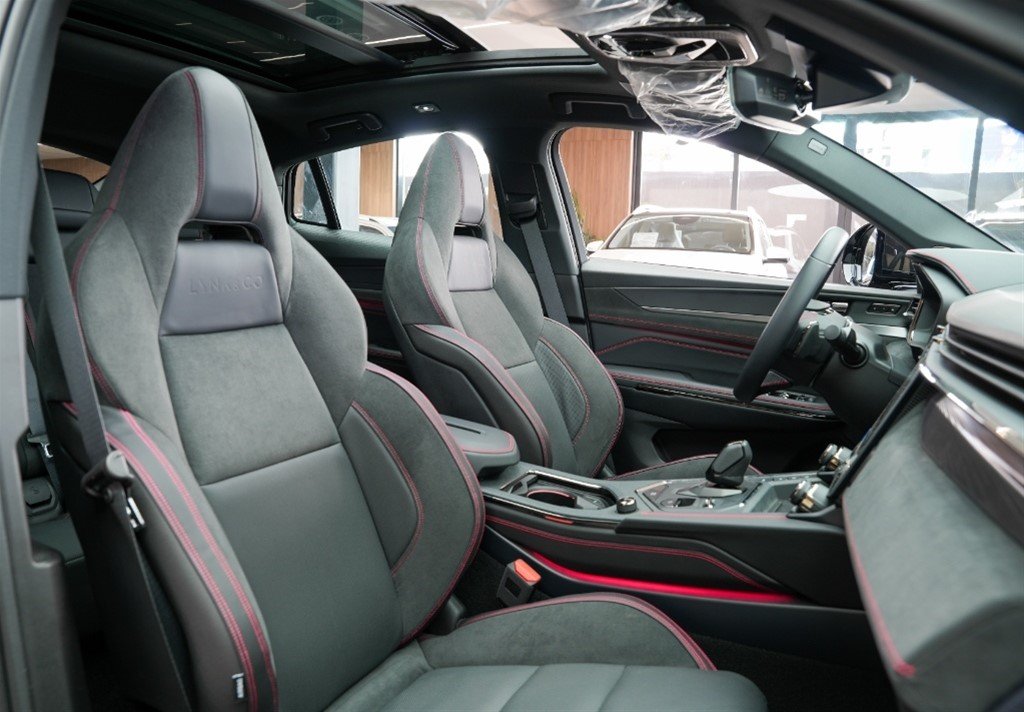 Lynk CO 05