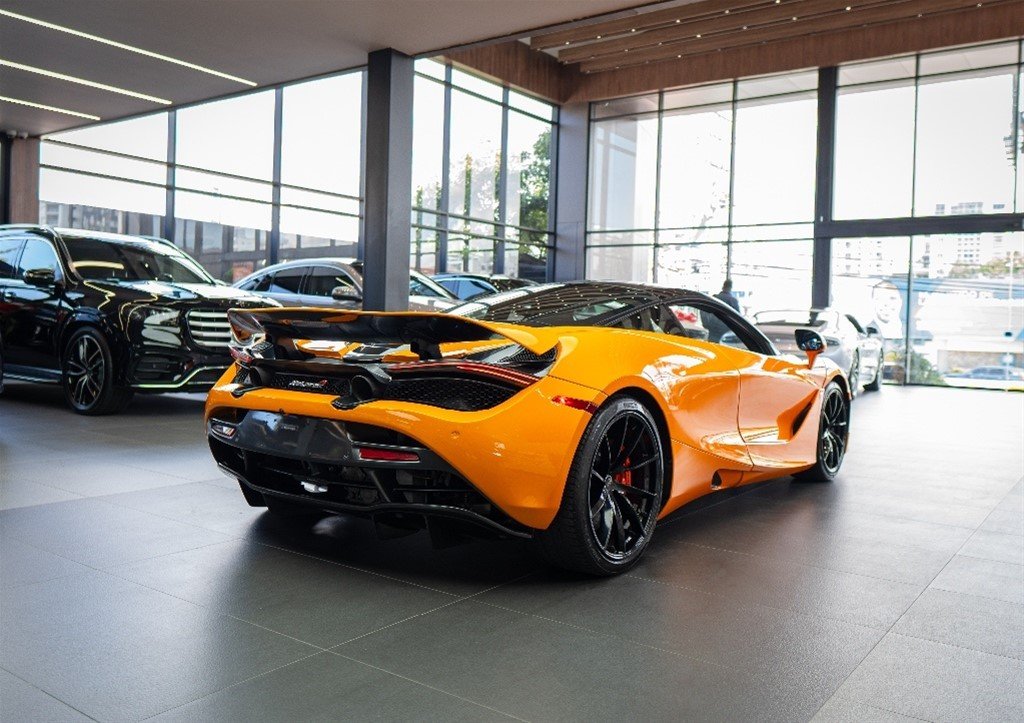 McLaren 720 S Coupe
