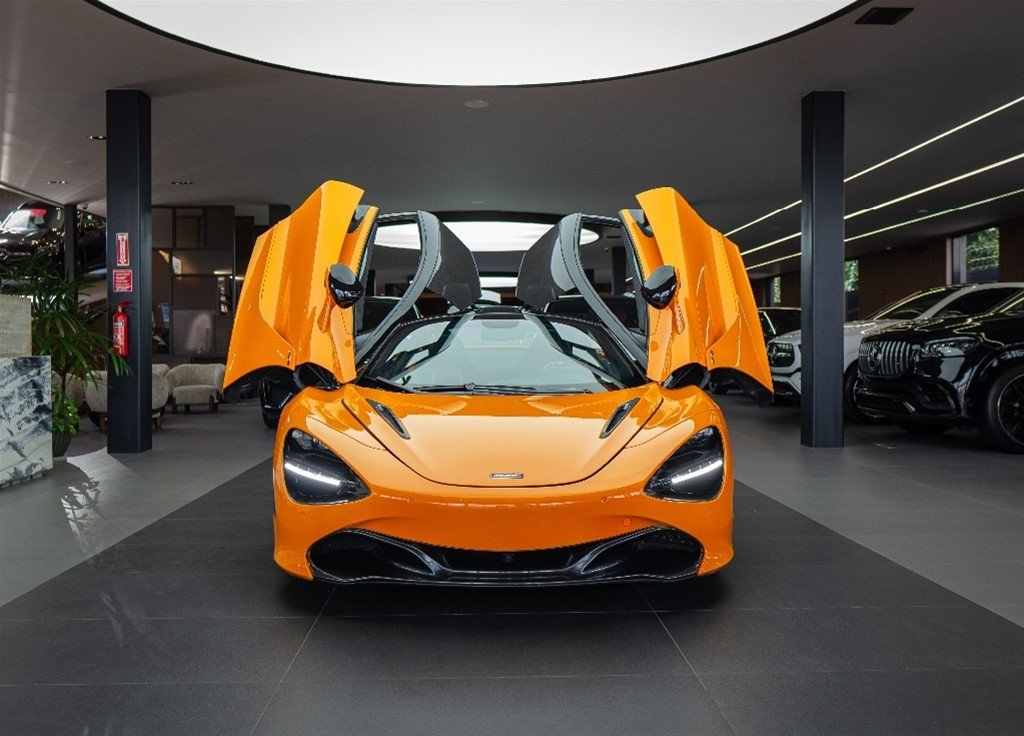 McLaren 720 S Coupe